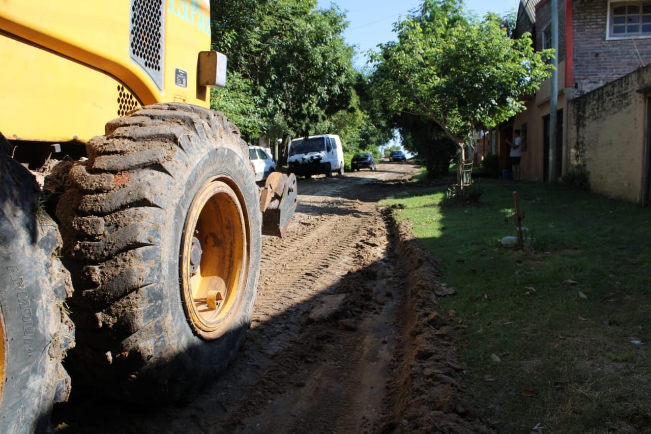 Avanza la obra de cordón cuneta y mejoras viales en calle Buchardo